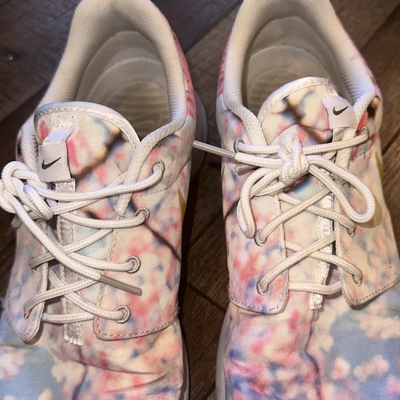 Gorgeous flower print Nike women’s size 11.5 EU 44 UK 9 tennis shoe - Picture 7 of 13